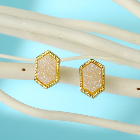 HOST PICK Blush-Cream Resin Druzy Earri… - Picture 3 of 6